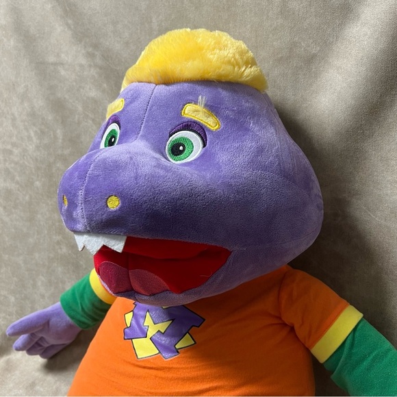 Chuck E Cheese Mr. Munch Plush Stuffed Animal Doll Jumbo 28" Toy - Picture 4 of 7